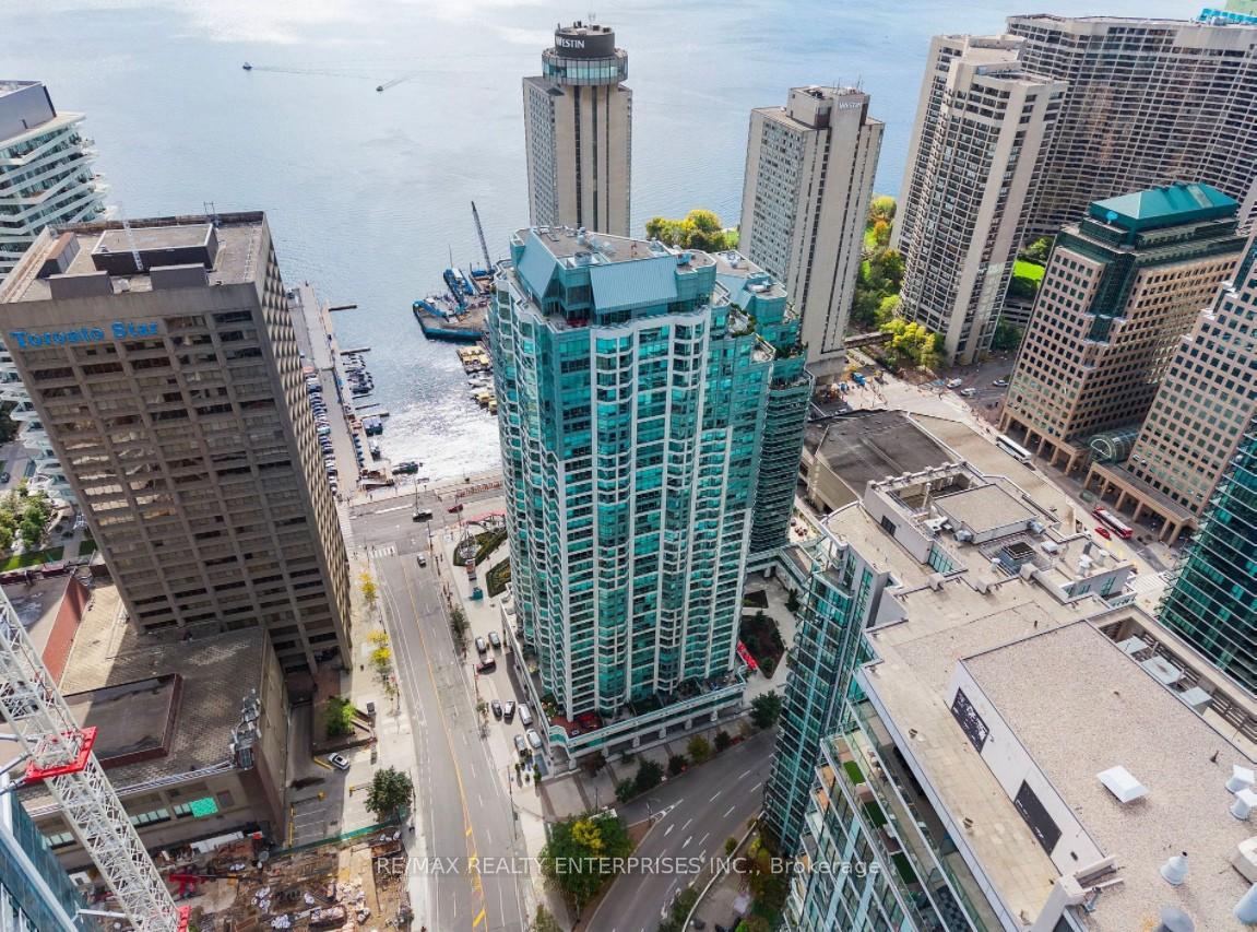 10-yonge-street-toronto-ontario-c12685026