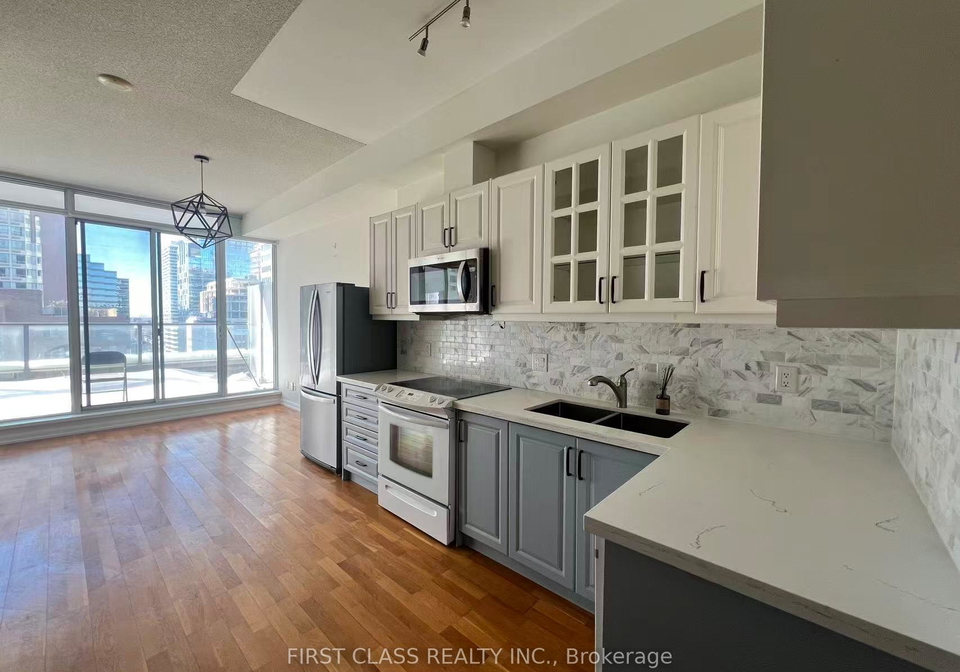 111-elizabeth-street-toronto-ontario-c12685186