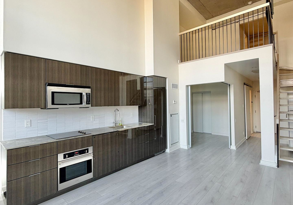 5-hanna-avenue-toronto-ontario-c12685304