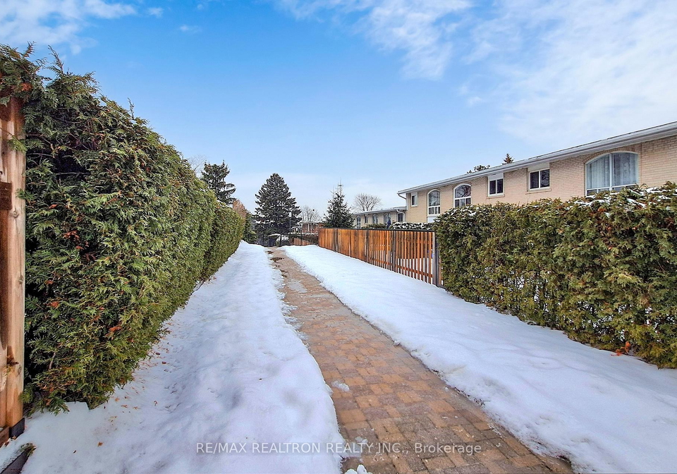 25-esterbrooke-avenue-north-york-ontario-c12685398