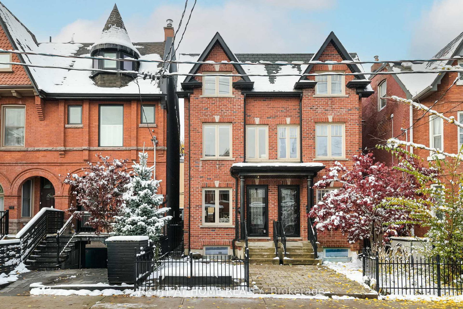 68a-oxford-street-toronto-ontario-c12685608