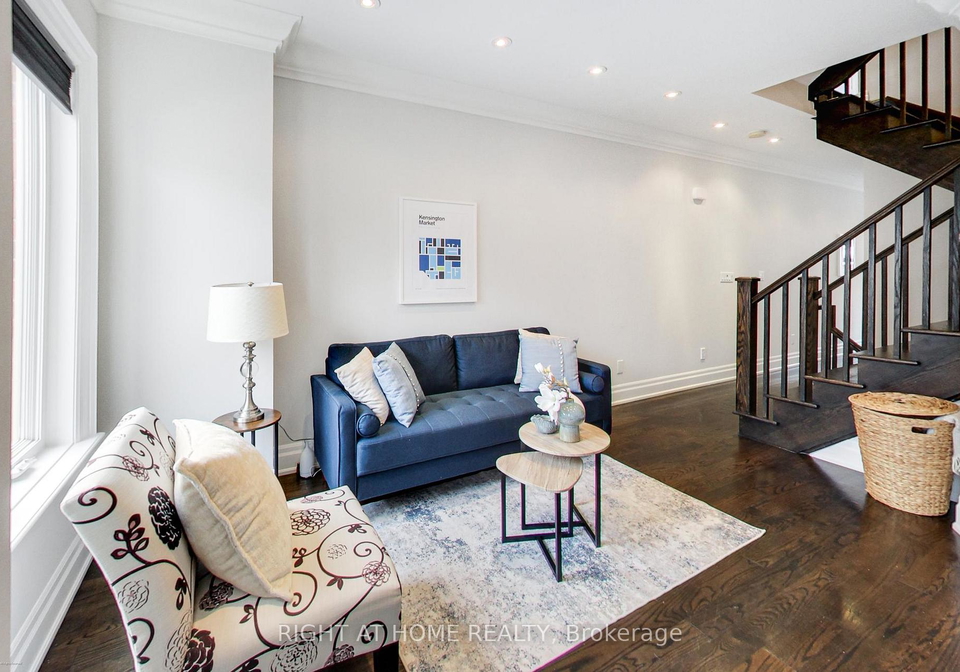68a-oxford-street-toronto-ontario-c12685608