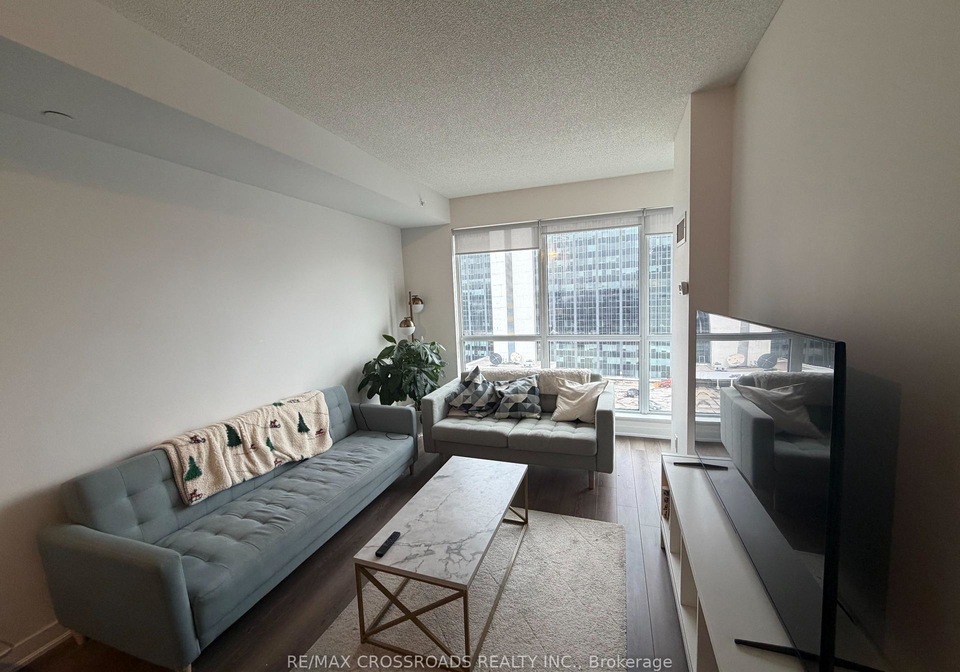 60-berwick-avenue-toronto-ontario-c12686116