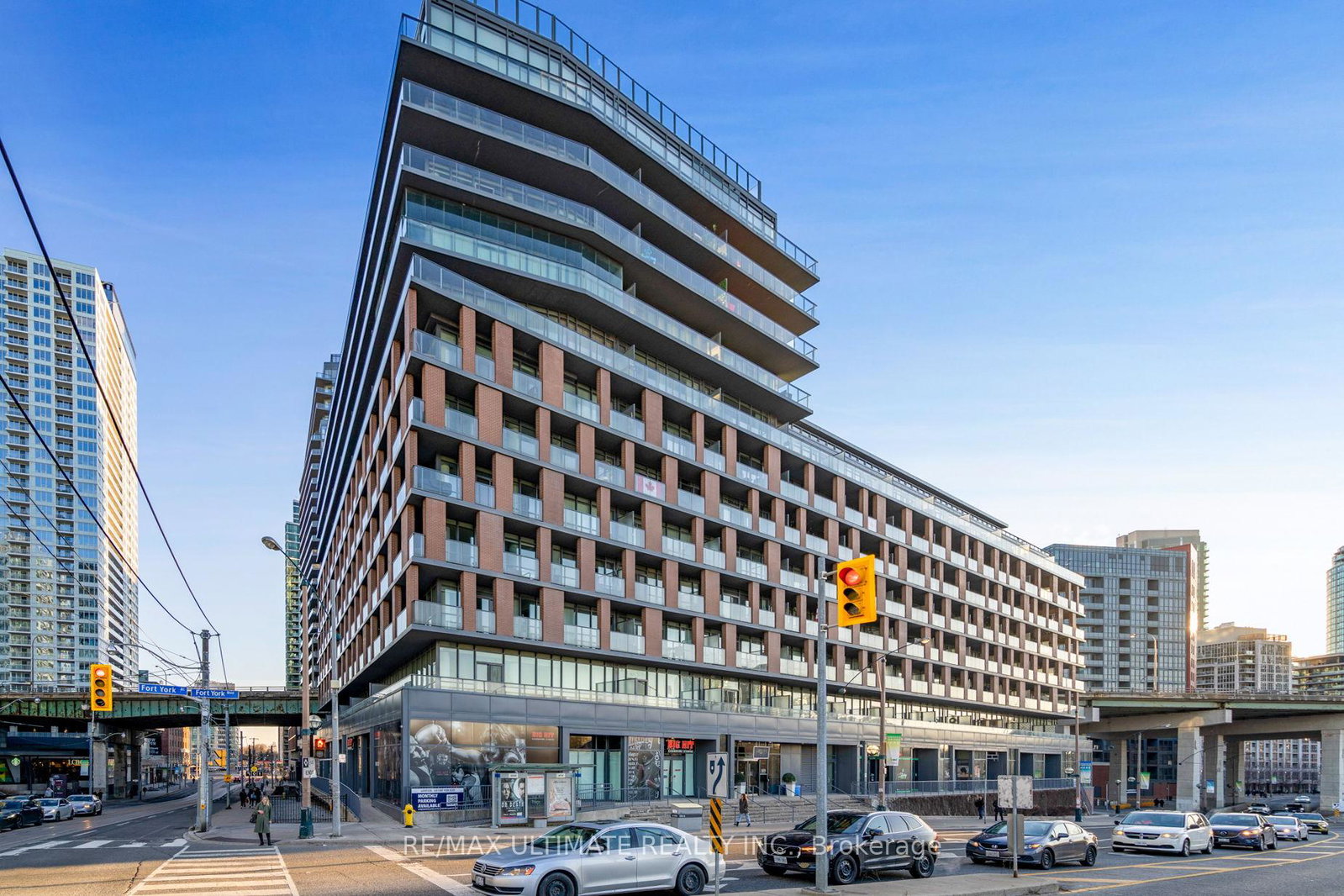 169-fort-york-boulevard-toronto-ontario-c12686364
