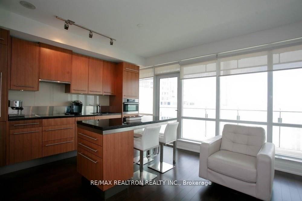 80-john-street-toronto-ontario-c12686386