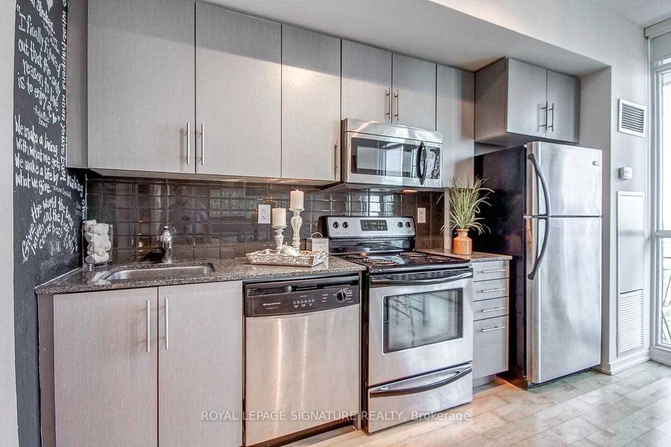 65-bremner-boulevard-toronto-ontario-c12686486