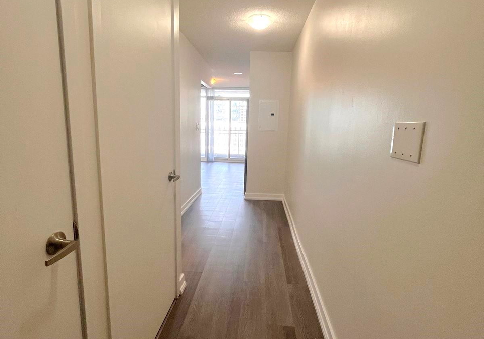 8-telegram-mews-toronto-ontario-c12686518