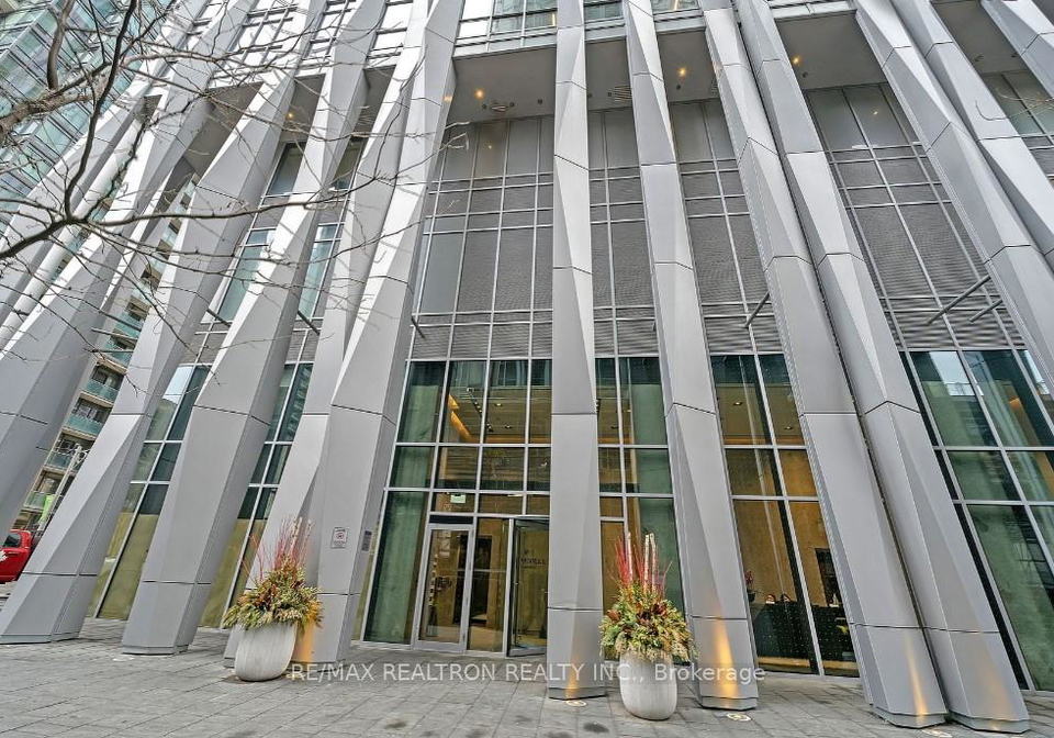 1-yorkville-avenue-toronto-ontario-c12686816