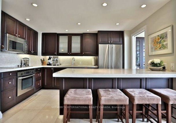 1-benvenuto-place-toronto-ontario-c12686980