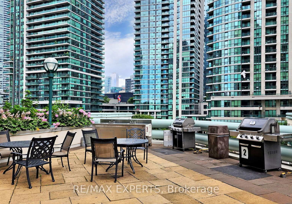 10-queens-quay-w-toronto-ontario-c12687182