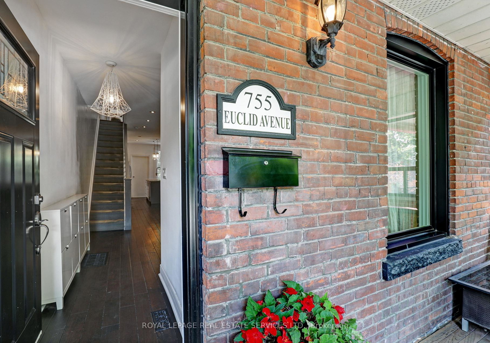 755-euclid-avenue-toronto-ontario-c12687222