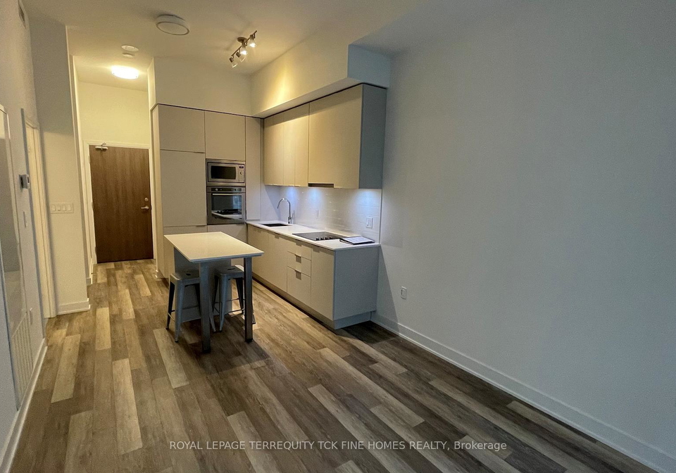 27-bathurst-street-toronto-ontario-c12687262