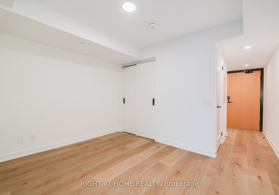 897-college-street-w-toronto-ontario-c12687356