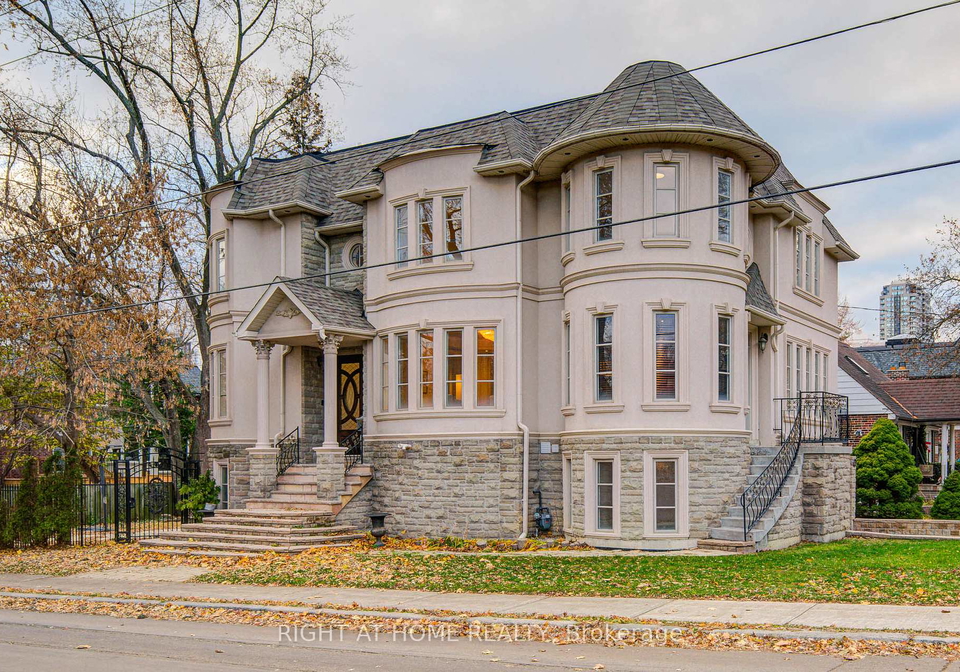 125-kingsdale-avenue-north-york-ontario-c12687360