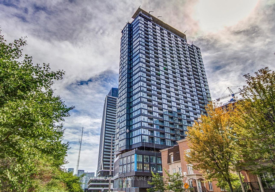 19-western-battery-road-toronto-ontario-c12687880