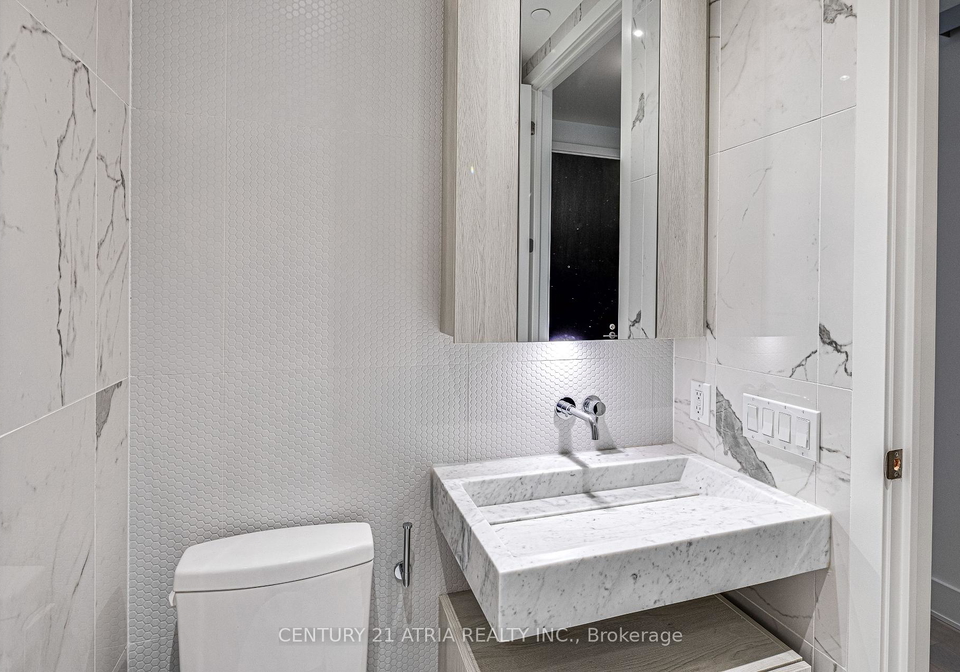 11-yorkville-avenue-toronto-ontario-c12688176