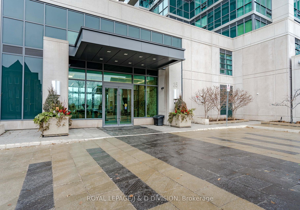 35-brian-peck-crescent-east-york-ontario-c12688454
