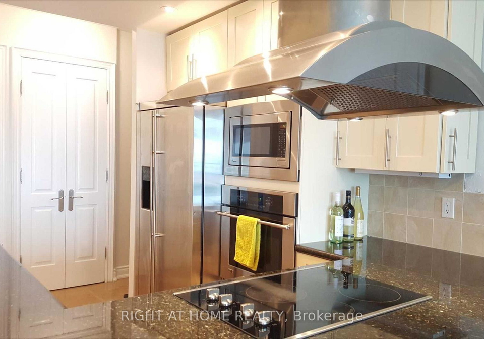 761-bay-street-toronto-ontario-c12688546