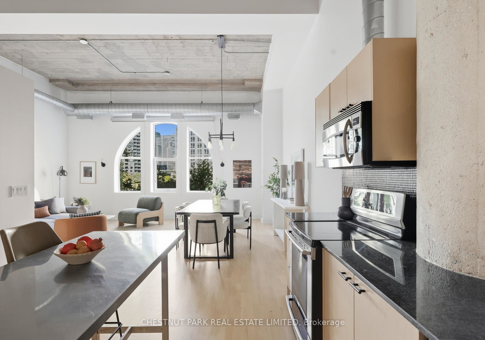 637-lakeshore-boulevard-w-toronto-ontario-c12688568