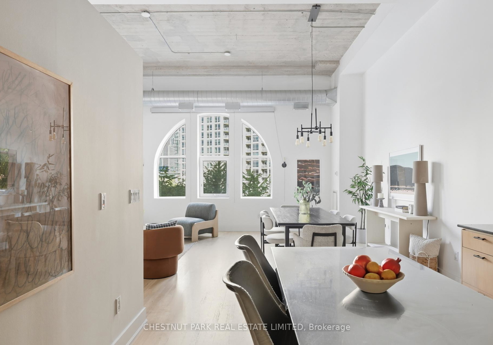 637-lakeshore-boulevard-w-toronto-ontario-c12688568