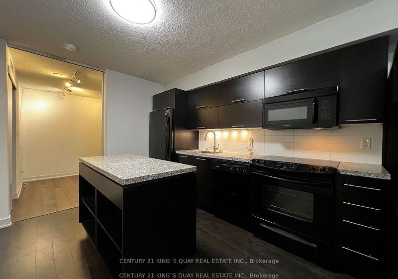 126-simcoe-street-toronto-ontario-c12688628