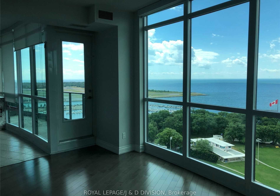 215-fort-york-boulevard-toronto-ontario-c12688806