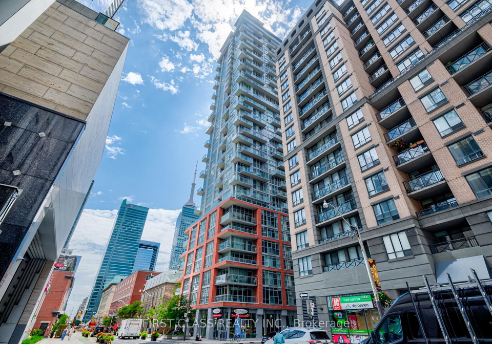 126-simcoe-street-toronto-ontario-c12688942