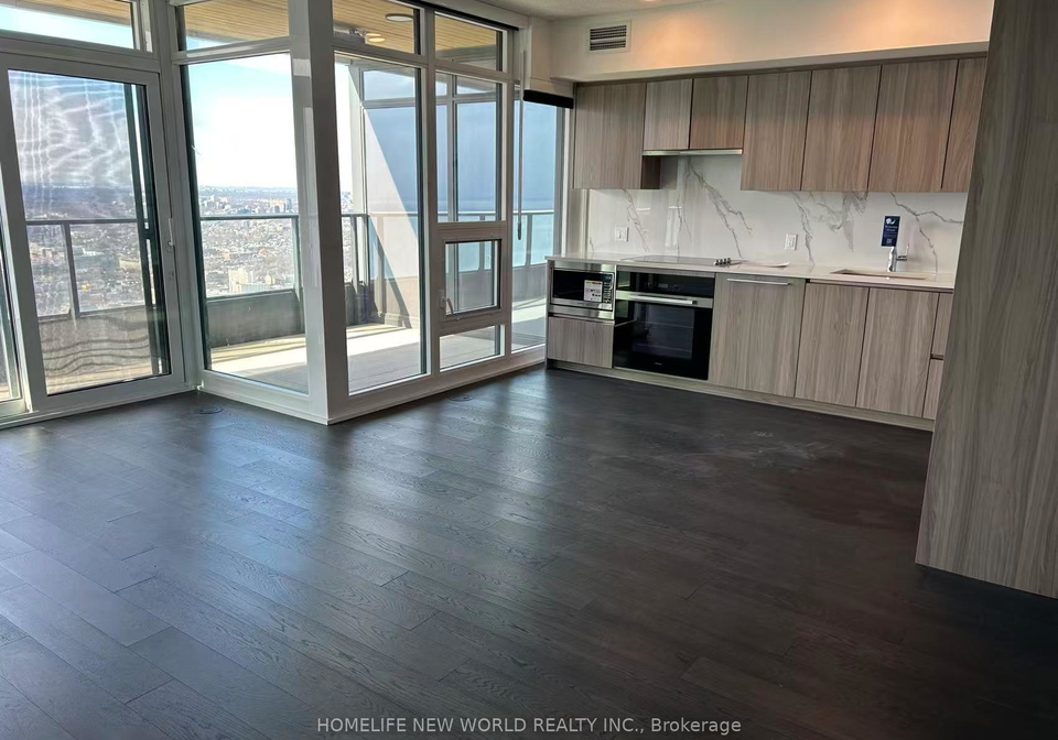 3-concord-city-place-way-toronto-ontario-c12689368