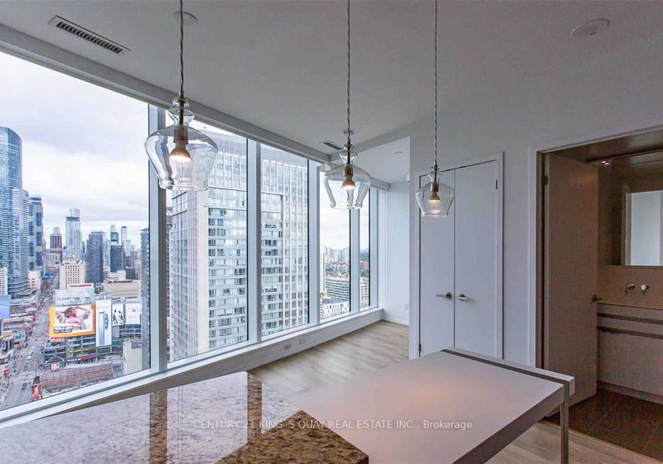 197-yonge-street-toronto-ontario-c12689382
