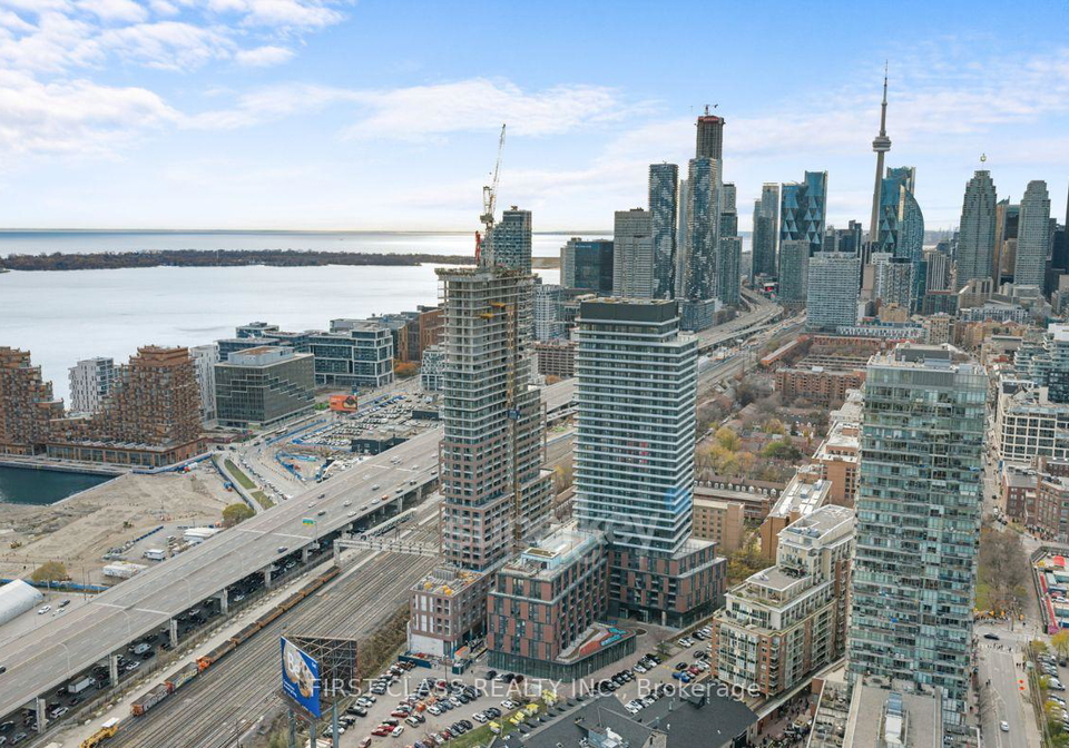35-parliament-street-toronto-ontario-c12689682