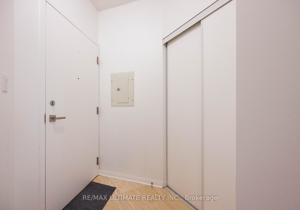 230-queens-quay-w-toronto-ontario-c12689688