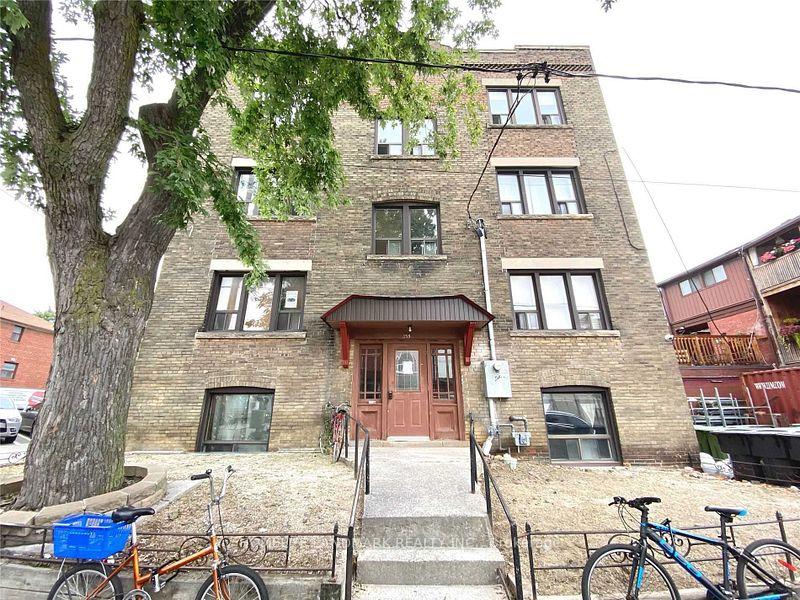 555-palmerston-avenue-toronto-ontario-c12690004