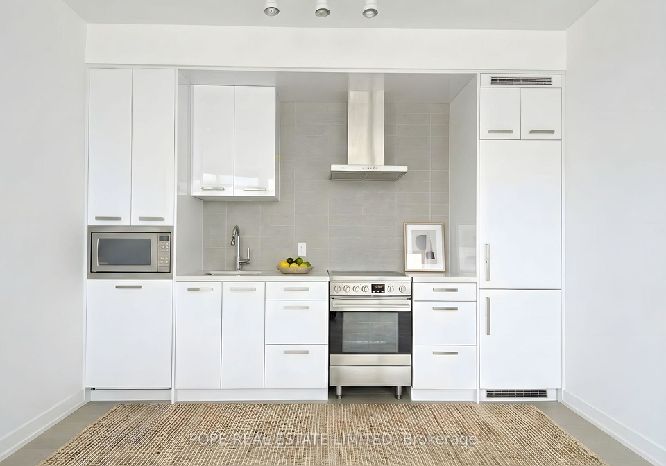 120-bayview-avenue-toronto-ontario-c12690078