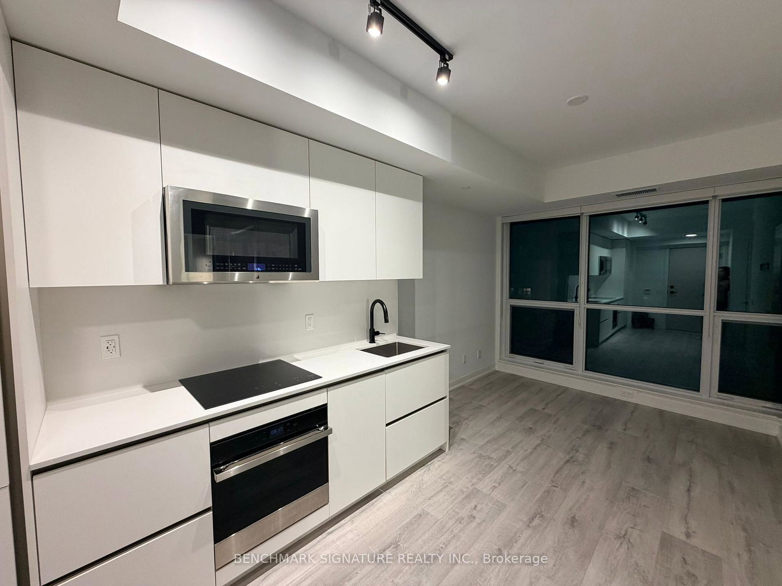 327-king-street-w-toronto-ontario-c12690088