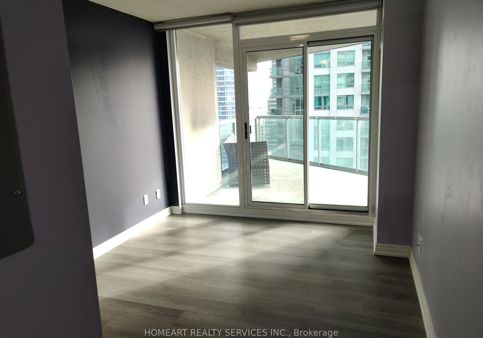 30-grand-trunk-crescent-toronto-ontario-c12690232
