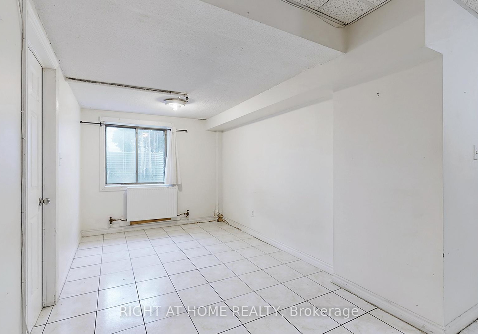 896-eglinton-avenue-e-east-york-ontario-c12690326
