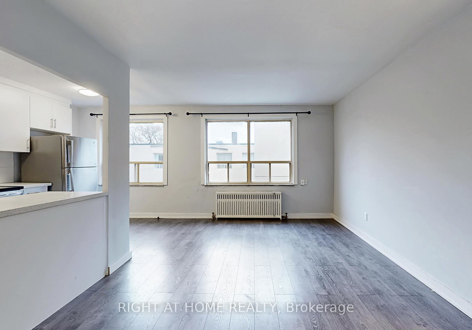 896-eglinton-avenue-e-east-york-ontario-c12690328