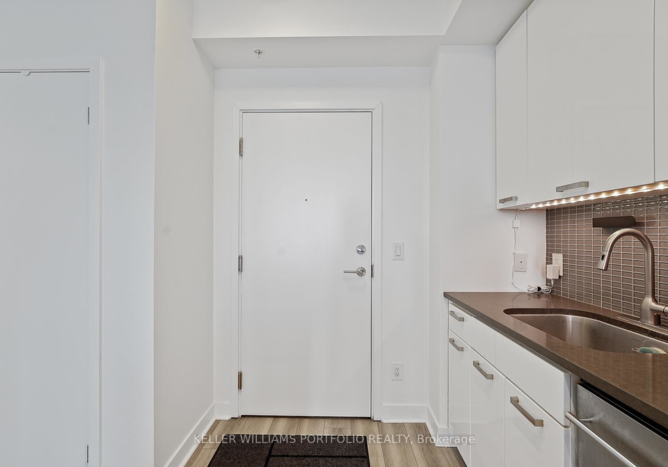 295-adelaide-street-w-toronto-ontario-c12690512
