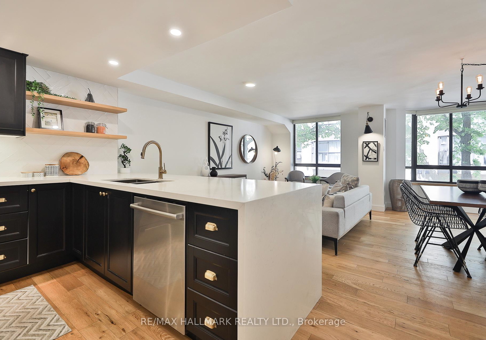 211-st-patrick-street-toronto-ontario-c12690586
