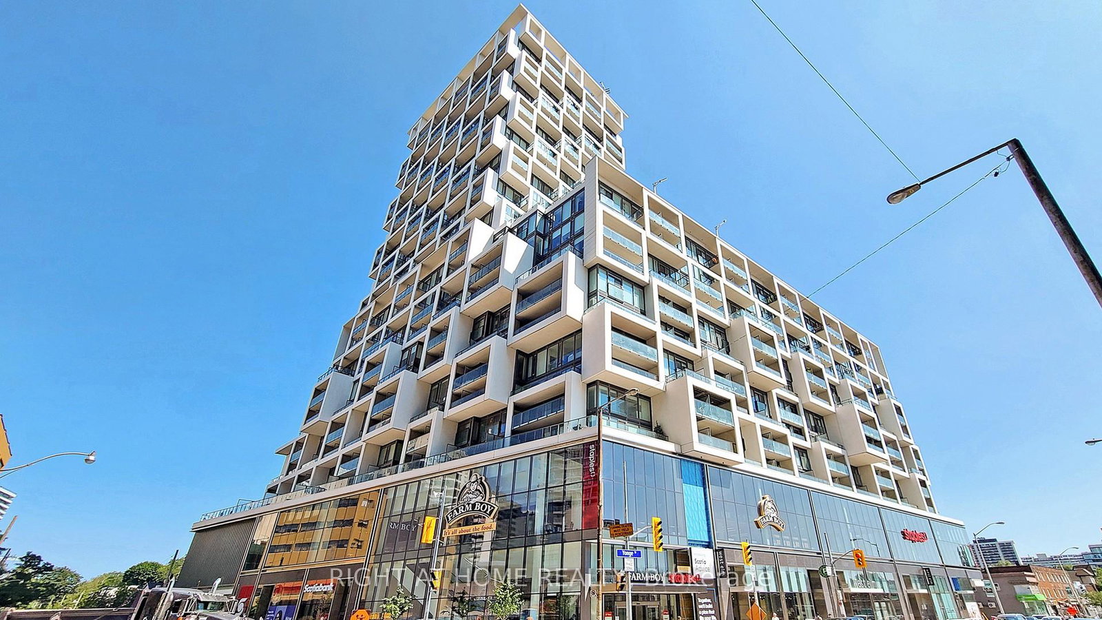 5-soudan-avenue-toronto-ontario-c12690976