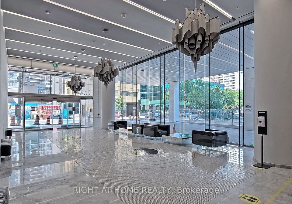 5-soudan-avenue-toronto-ontario-c12690976