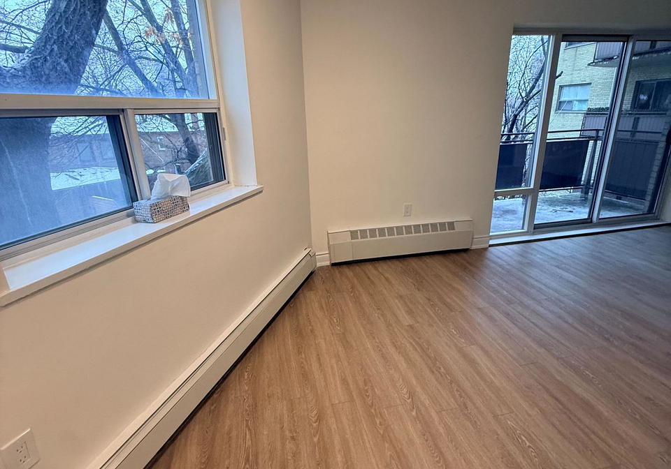 972-eglinton-avenue-e-east-york-ontario-c12691246