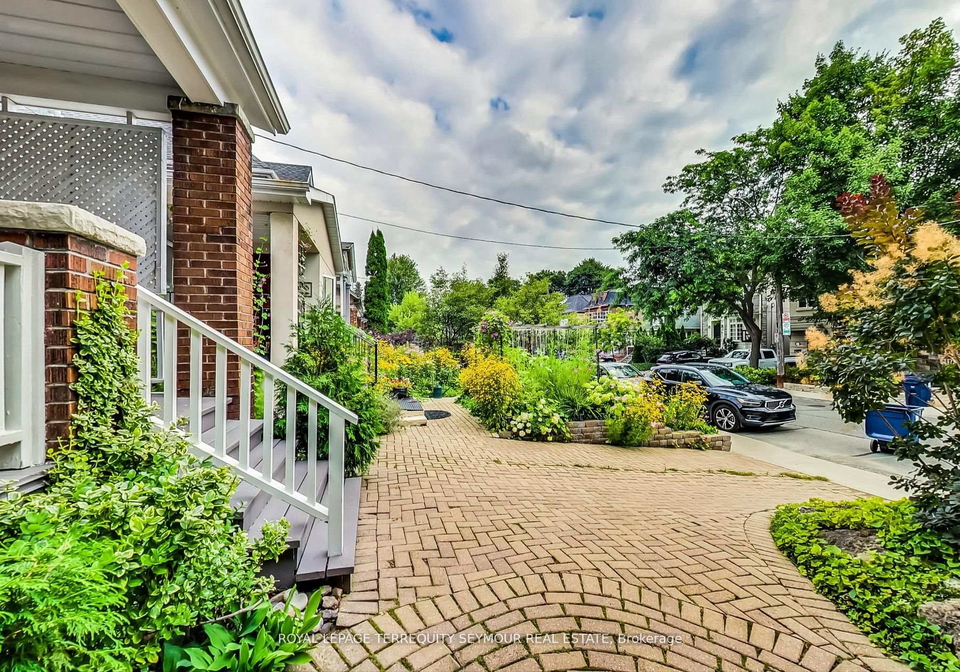 22-hadley-road-toronto-ontario-c12691306