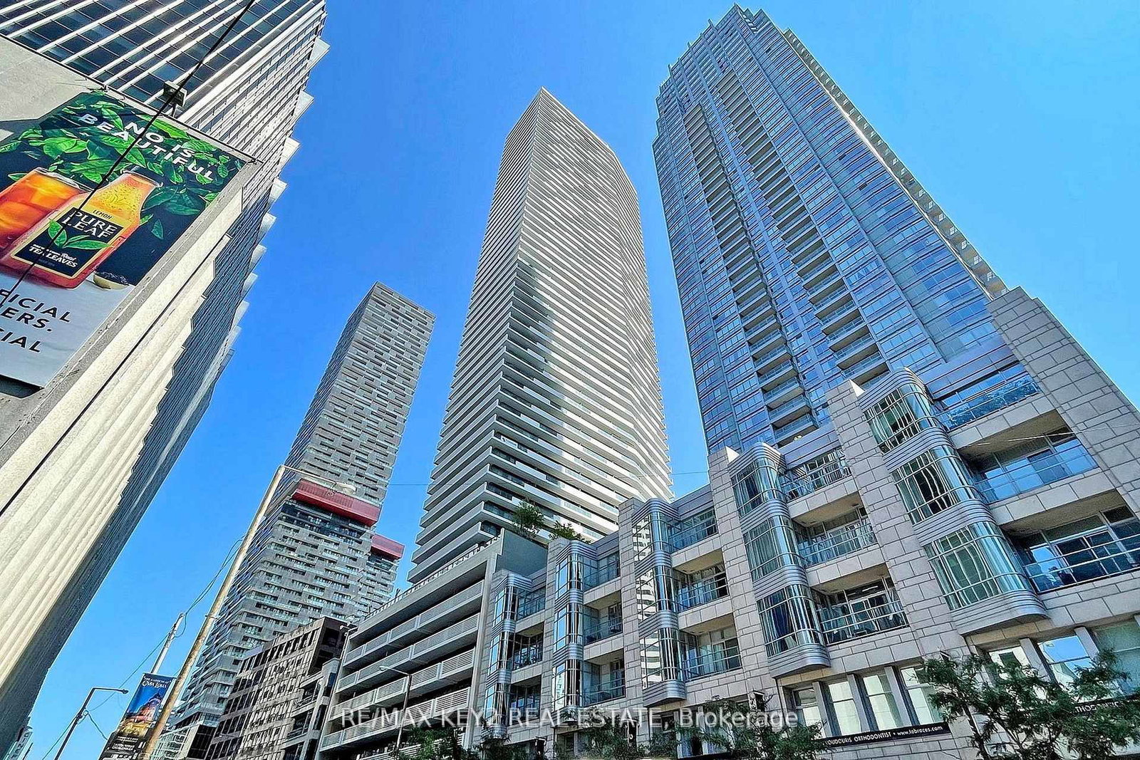 2221-yonge-street-toronto-ontario-c12691844