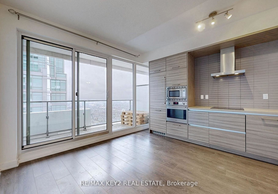 2221-yonge-street-toronto-ontario-c12691844