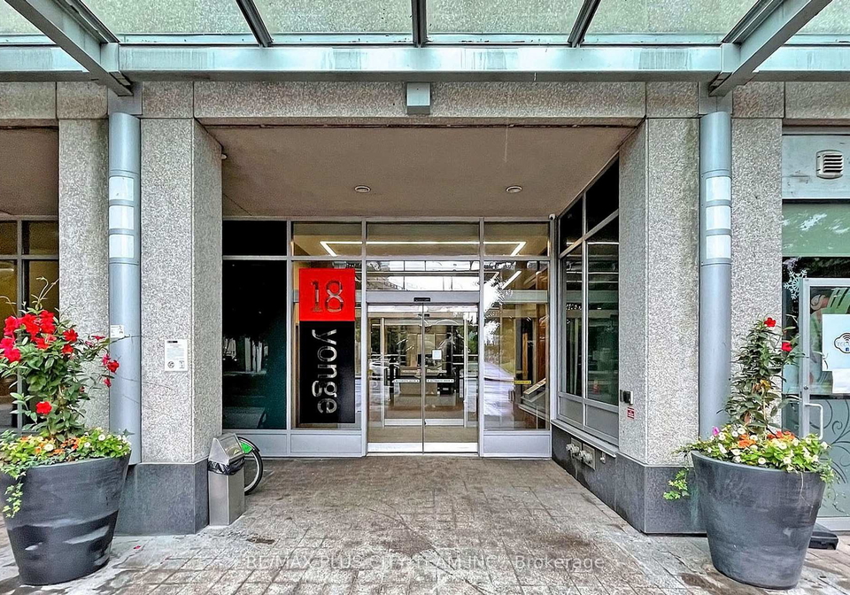 18-yonge-street-toronto-ontario-c12692026