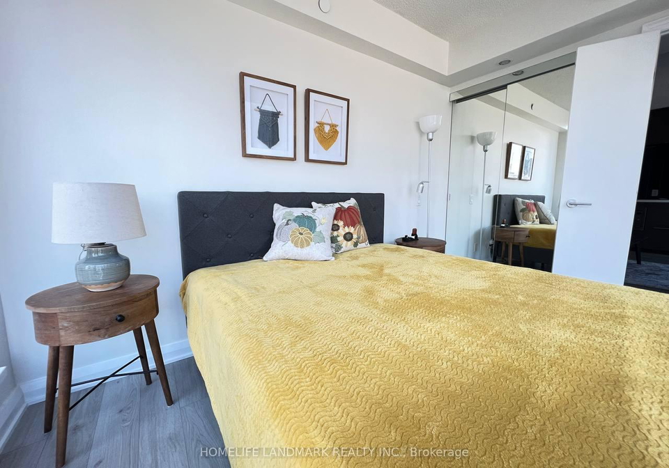 155-yorkville-avenue-toronto-ontario-c12692332