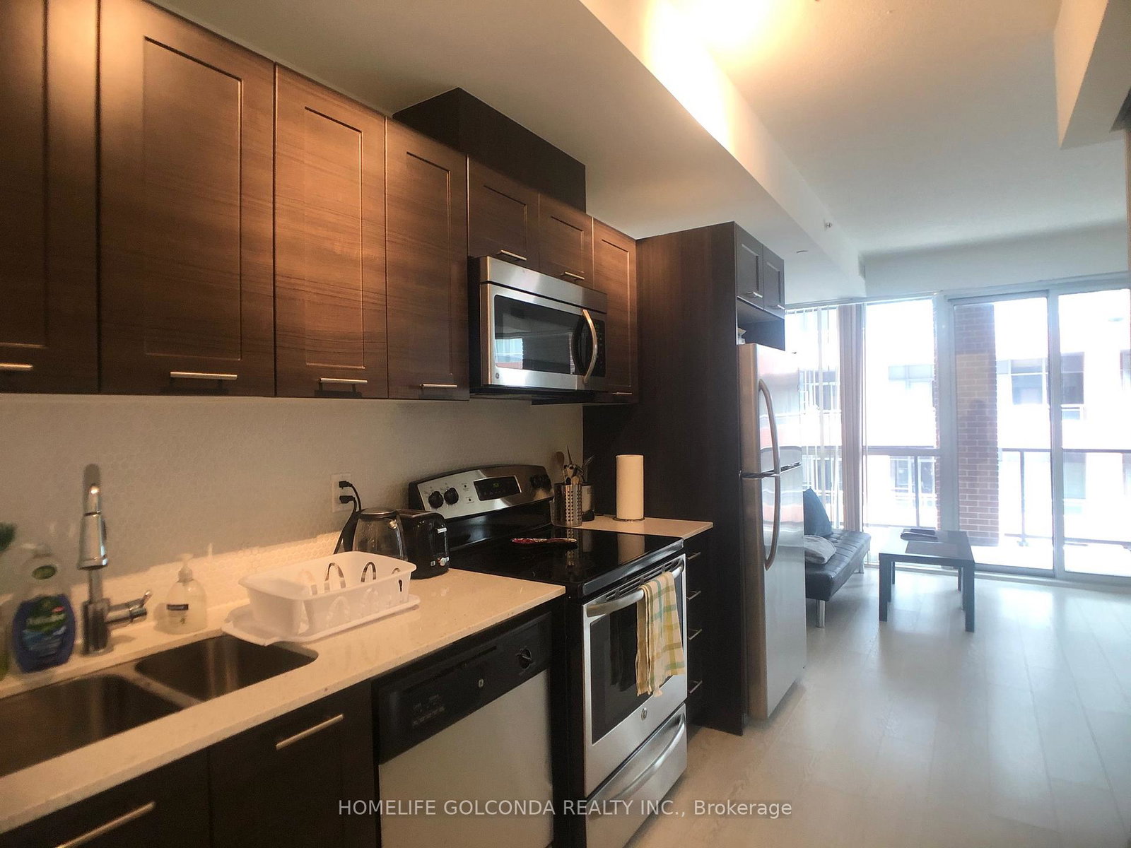 20-bruyeres-mews-toronto-ontario-c12692646