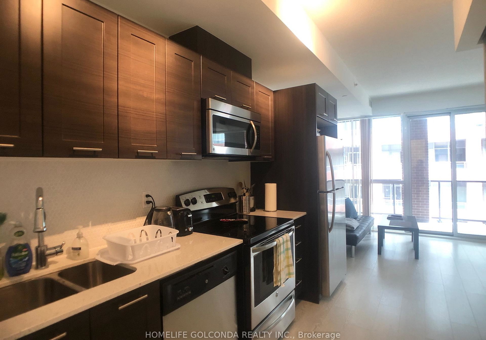 20-bruyeres-mews-toronto-ontario-c12692646