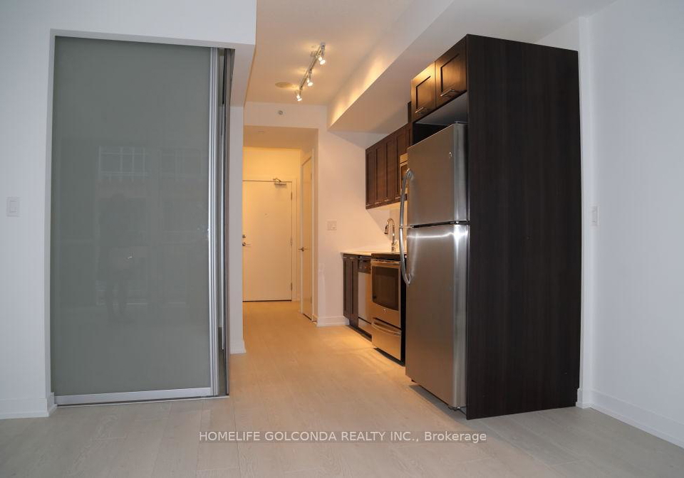 20-bruyeres-mews-toronto-ontario-c12692646